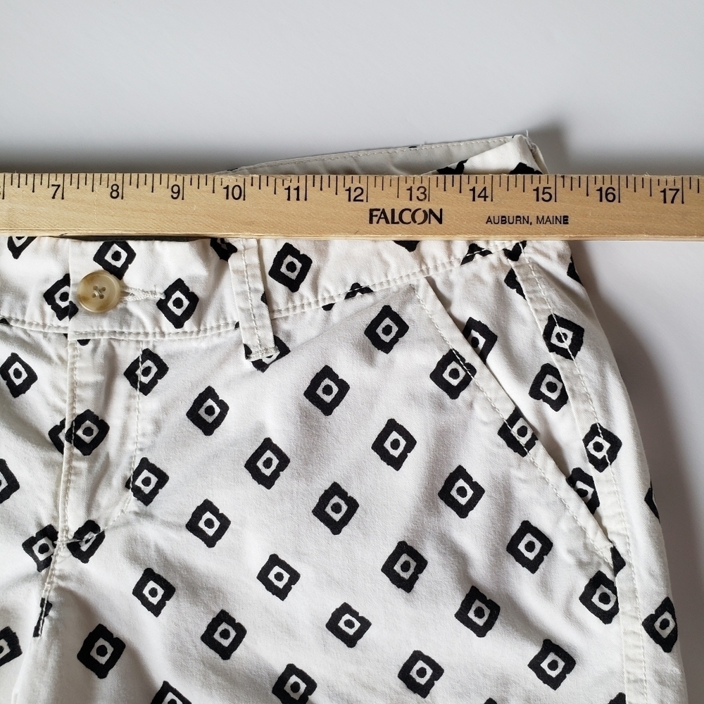 Old Navy shorts size 2 - Picture 3 of 8